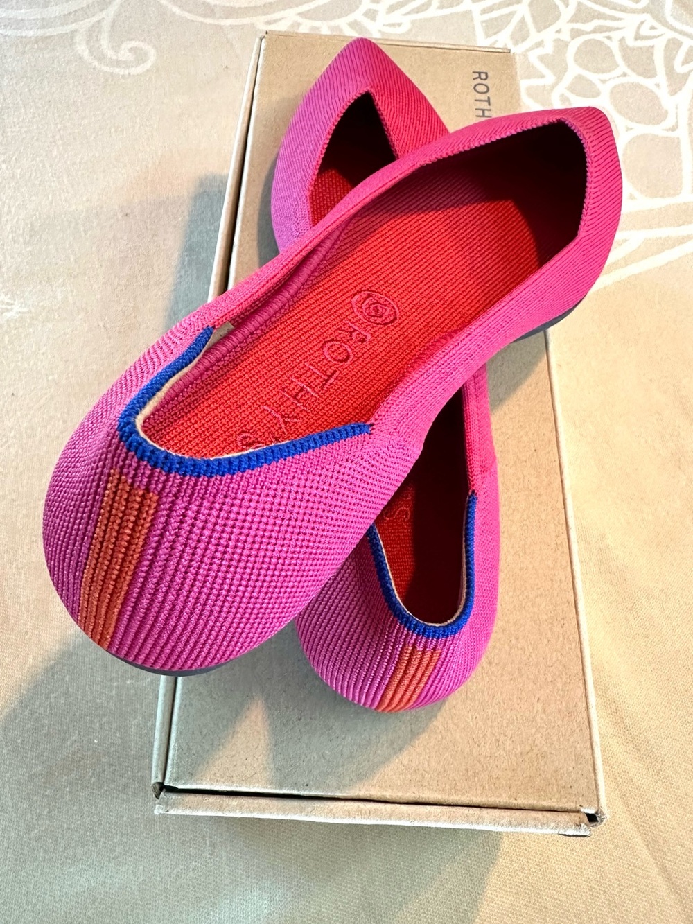 Rothy’s The Point Berry Pink Flats Size 10 NWT/NIB Retired Color - Picture 2 of 5